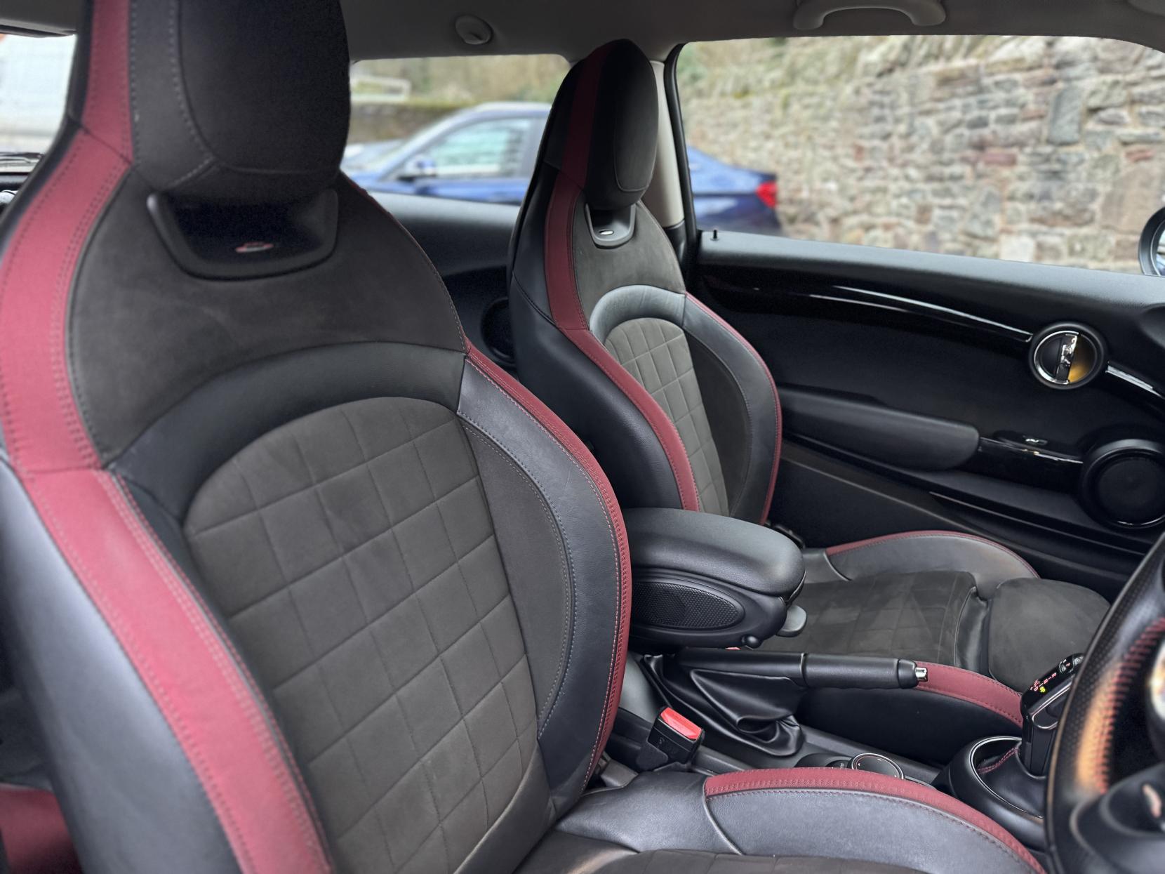 MINI Hatch 2.0 Cooper S Hatchback 3dr Petrol Steptronic Euro 6 (s/s) (192 ps)