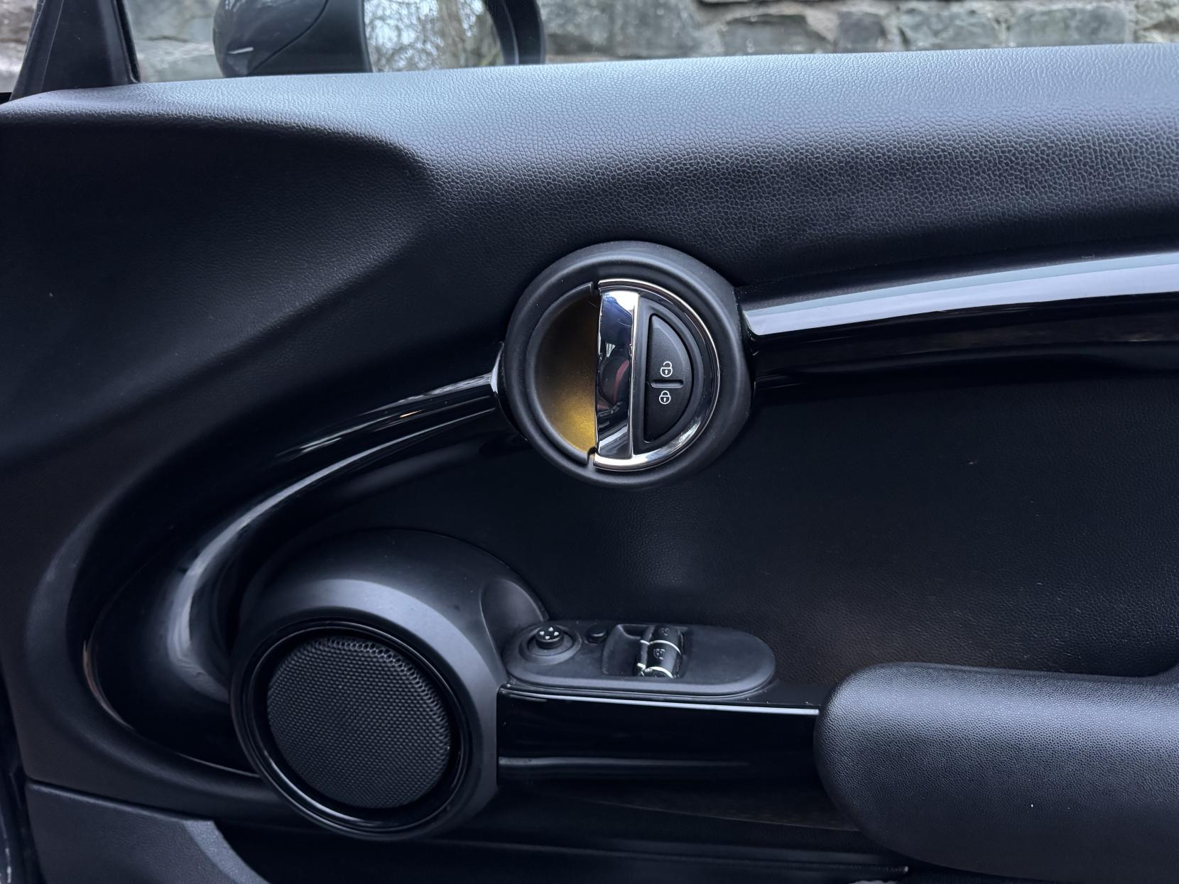 MINI Hatch 2.0 Cooper S Hatchback 3dr Petrol Steptronic Euro 6 (s/s) (192 ps)