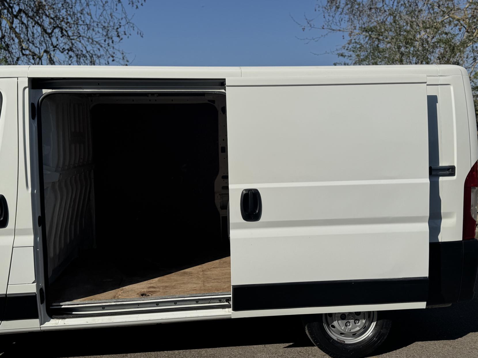 Peugeot Boxer 2.2 BlueHDi 335 S Panel Van 5dr Diesel Manual L2 H1 Euro 6 (s/s) (140 ps)