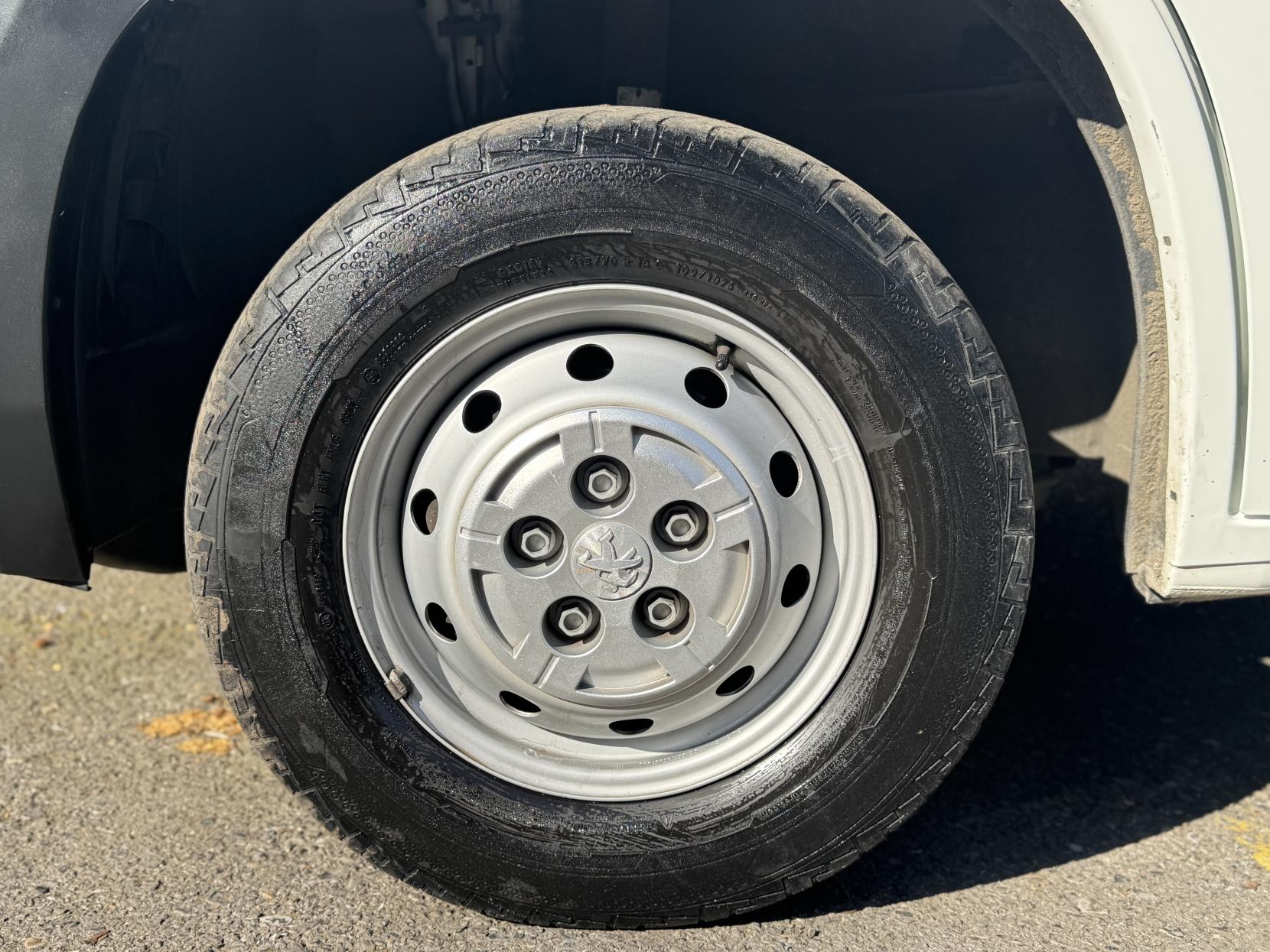 Peugeot Boxer 2.2 BlueHDi 335 S Panel Van 5dr Diesel Manual L2 H1 Euro 6 (s/s) (140 ps)