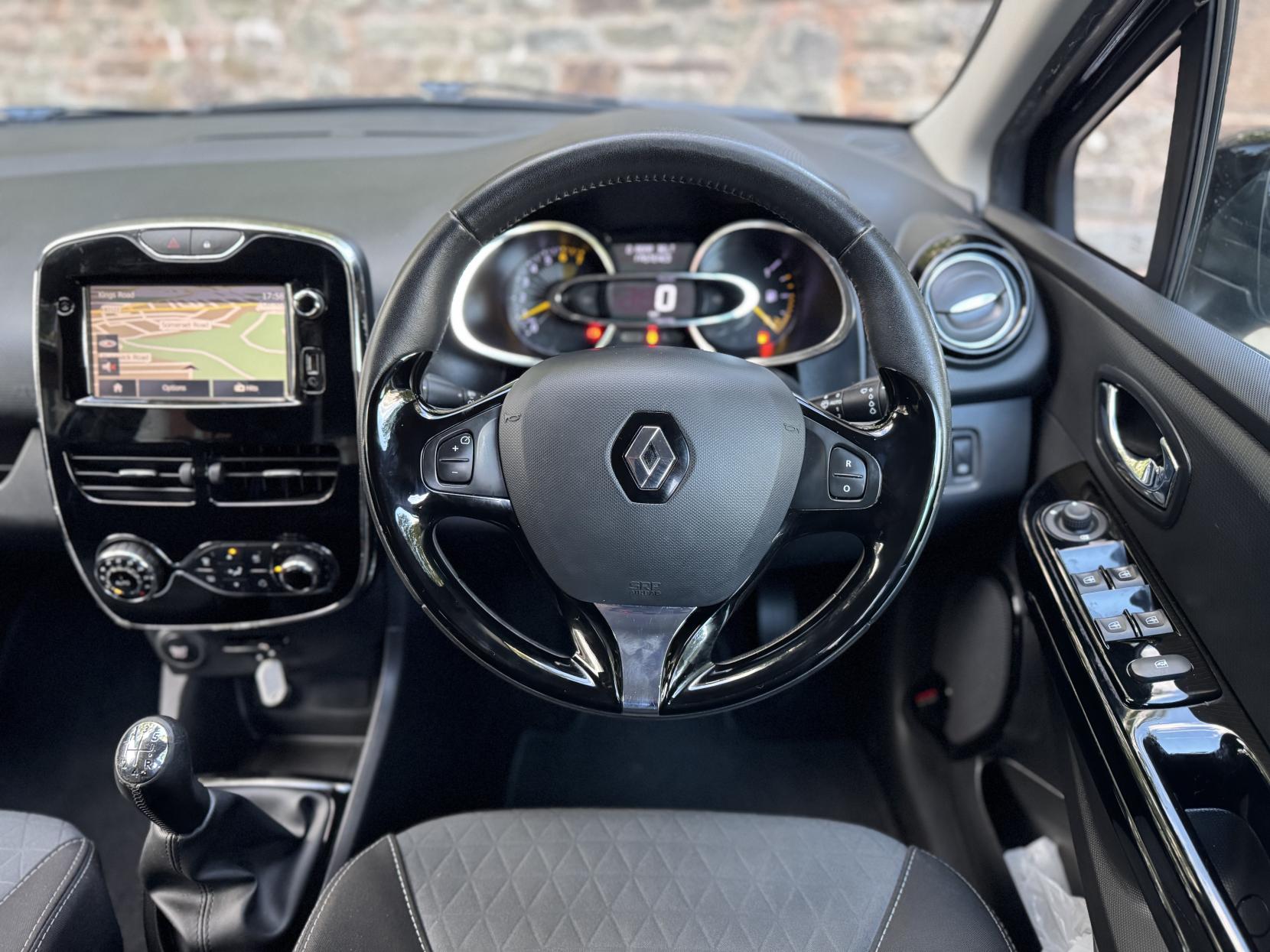 Renault Clio 0.9 TCe Dynamique S MediaNav Hatchback 5dr Petrol Manual Euro 5 (s/s) (90 ps)