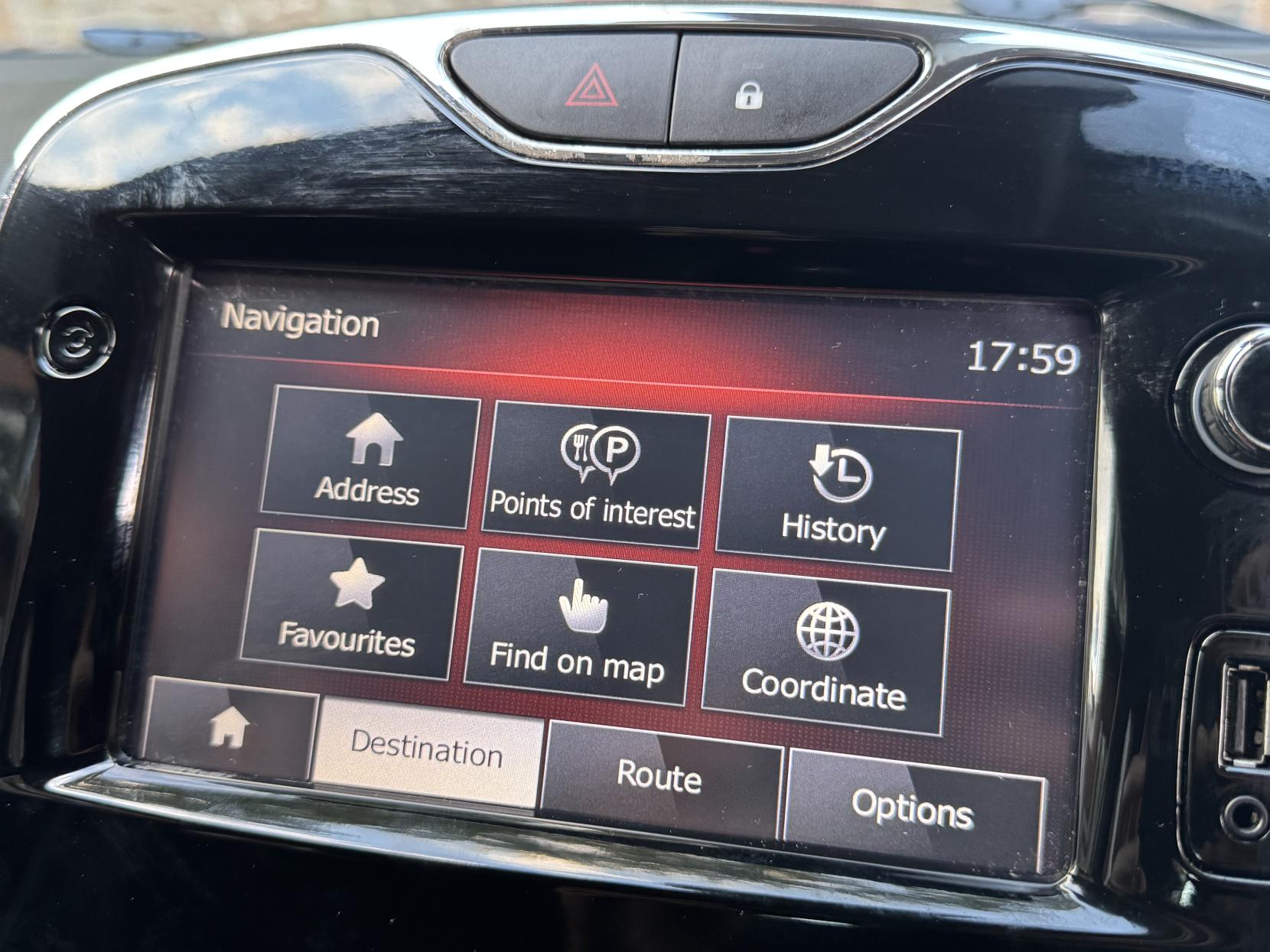 Renault Clio 0.9 TCe Dynamique S MediaNav Hatchback 5dr Petrol Manual Euro 5 (s/s) (90 ps)