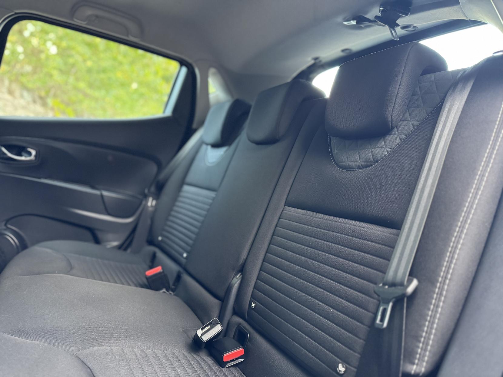 Renault Clio 0.9 TCe Dynamique S MediaNav Hatchback 5dr Petrol Manual Euro 5 (s/s) (90 ps)
