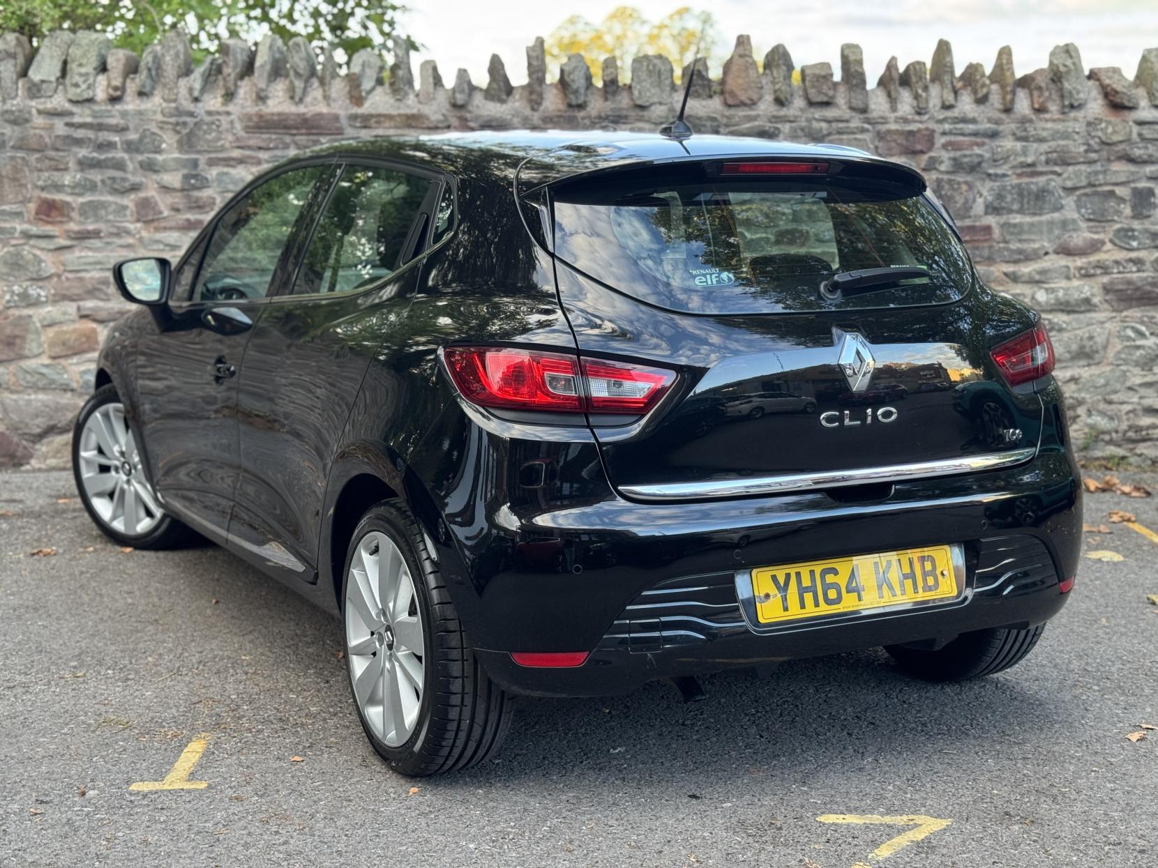 Renault Clio 0.9 TCe Dynamique S MediaNav Hatchback 5dr Petrol Manual Euro 5 (s/s) (90 ps)